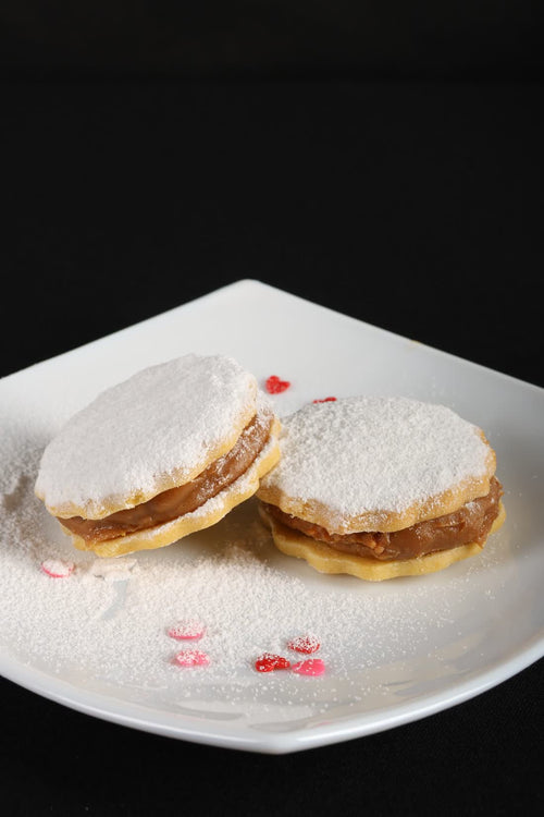 Alfajores de maicena rellenos de pistacho