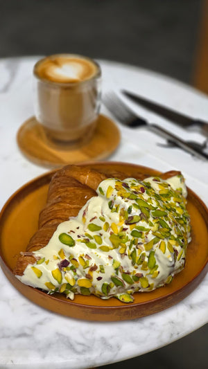 Croissant relleno de pistacho